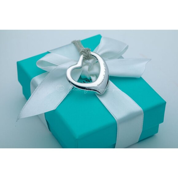 Tiffany & Co. Necklace Large Open Heart Mesh Pendant 36mm in Silver - Picture 8 of 9